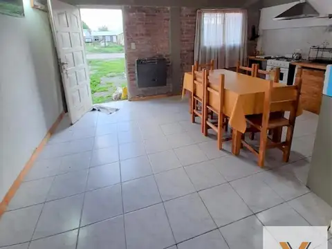 Casa 3 ambientes con 1 baño