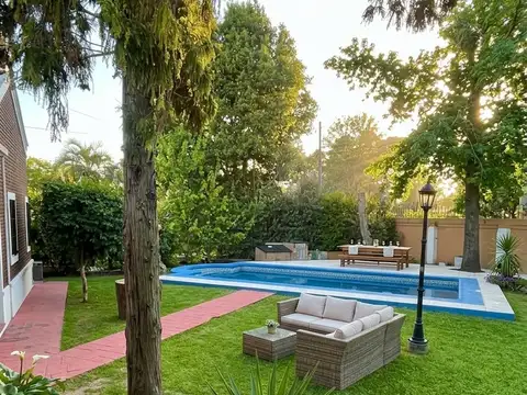 Venta Casa Quinta en Monte Grande/Pileta climatizada