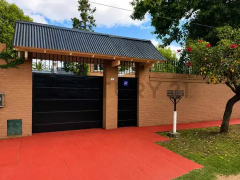 Venta Casa Quinta en Monte Grande/Pileta climatizada