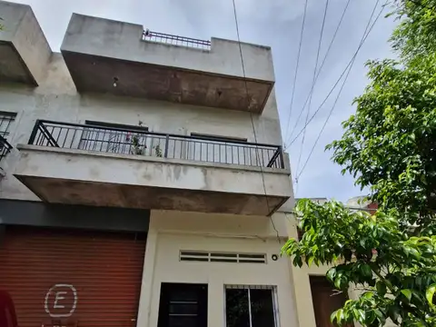 Local en Alquiler en Pompeya, $ 400.000
