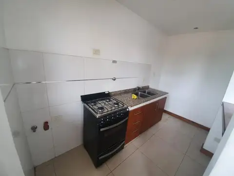 Departamento en Alquiler en Villa Dominico, $ 650.000