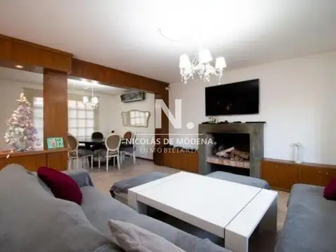 Casa 4 ambientes con 5 baños