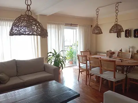 Departamento 7 ambientes con 3 baños