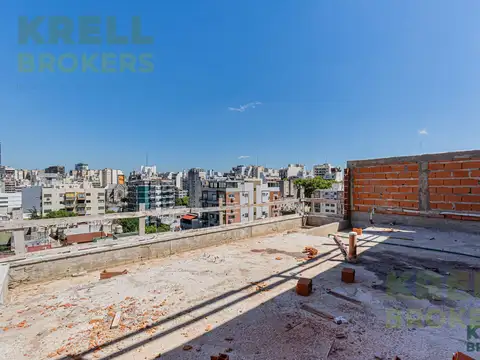 Treinta y Tres Orientales 215 Pisos 6 y 7 A, entre Av. Belgrano y Quito