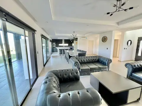 Casa en Alquiler en La Plata, USD 2.500