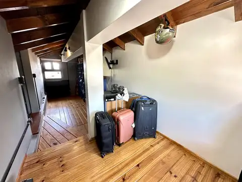 Casa 6 ambientes con 2 baños