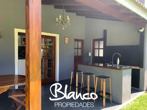 Casa 5 ambientes con 2 baños