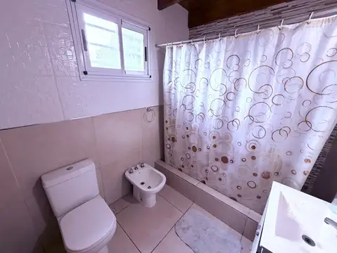 Casa 2 ambientes con 1 baño