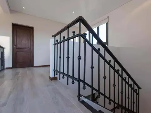 Casa en venta - 3 Dormitorios 3 Baños - Pinamar