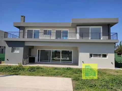 Casa en Venta en Carlos Spegazzini, USD 580.000
