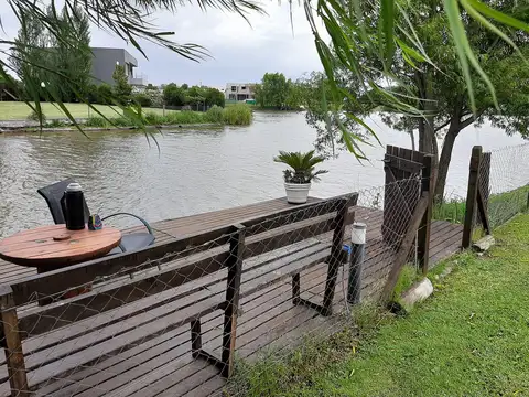 Casa 4 ambientes con 3 baños