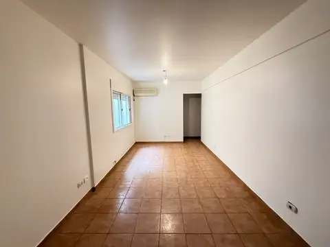 Departamento en Alquiler en Caseros, $ 800.000