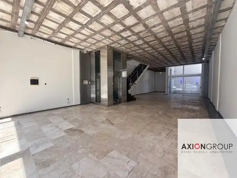 ALQUILER DE EDIFICIO DE 3 PISOS