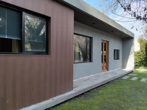 Casa 3 ambientes con 1 baño