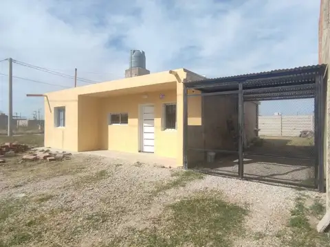 CASA 2 DORMITORIOS 2 BAÑOS C/COCHERA SMATA III