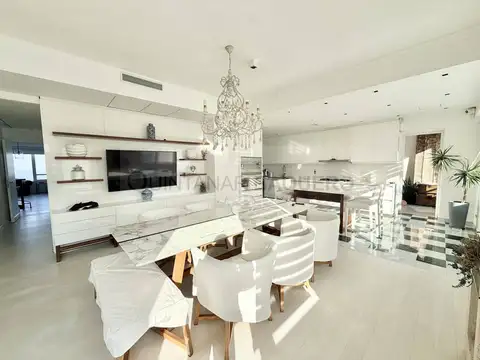 Azucena Villaflor 600, Piso 28