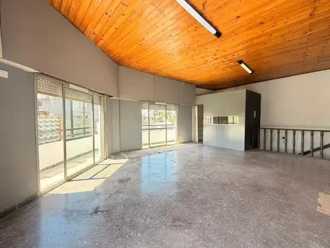 Local en 1er piso - EXCELENTE UBICACIÓN ITUZAINGÓ NORTE