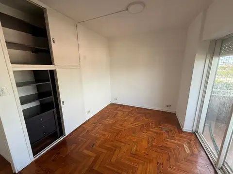 Departamento 3 amb, balcon, cocina con lavadero, luminoso, a refaccionar, OPORTUNIDAD 