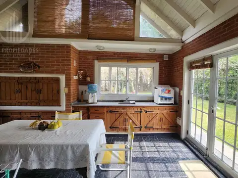 Casa en Venta en Solar Del Bosque, USD 229.000