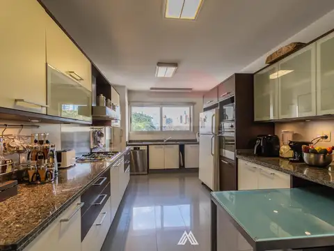 Departamento en Venta con 2 cocheras