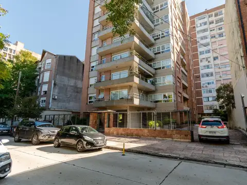 Impecable y moderno departamento de 3 ambientes con cochera en alquiler amoblado en Martínez.