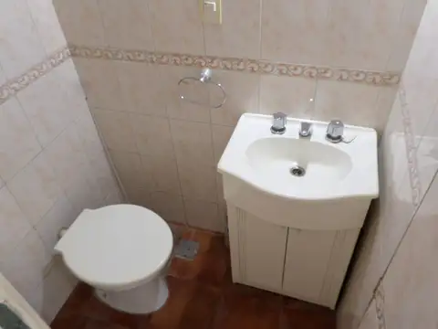 Duplex 3 amb. con cohera y patio a 1 cdra de Panamericana
