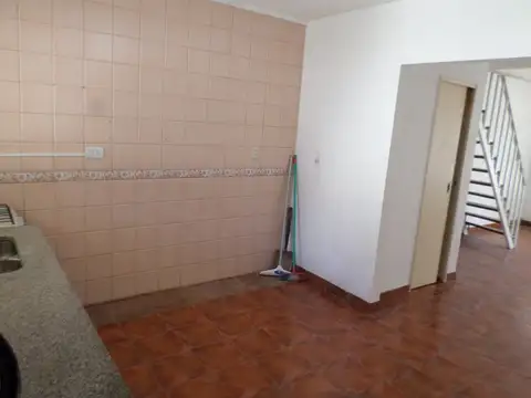 Casa en Alquiler con 1 cochera