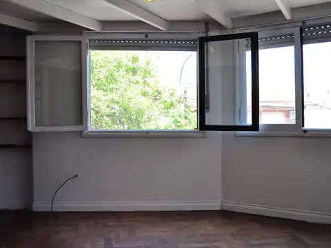 Depto Tipo Casa 2 ambientes con 1 baño