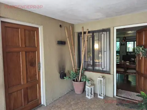 Casa 5 ambientes con 2 baños
