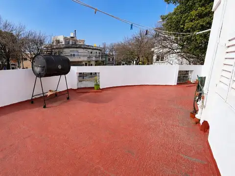 Casa en esquina 3 amb + escritorio y terraza