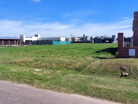 Terreno en Venta en Funes, USD 74.000