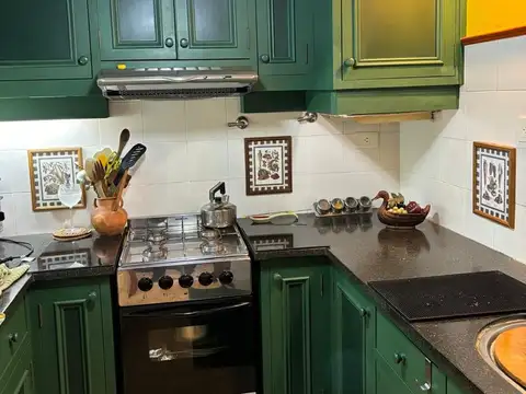 VENTA CASA-PARQUE Y PILETA EN COSTANERA- CHASCOMÚS