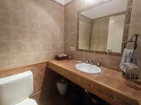 CASA EN VENTA EN LAS CONDES - PILAR