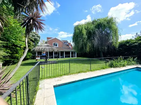 CASA EN VENTA EN LAS CONDES - PILAR