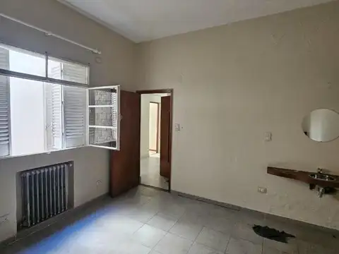 Oficina 6 ambientes con 3 baños