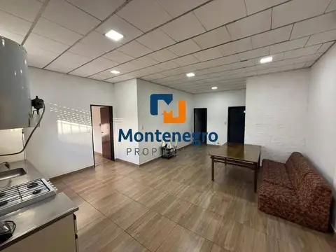 Local en Jose León Suarez