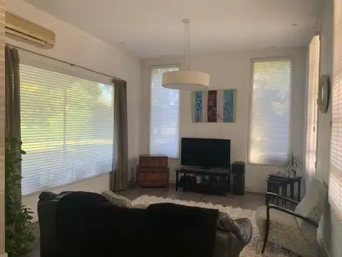 Casa en Venta en Francisco Alvarez, USD 490.000