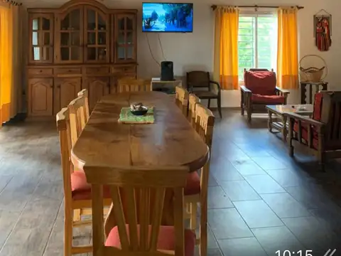 Casa 6 ambientes con 2 baños