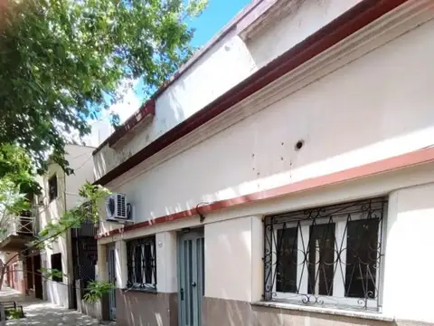 AL FRENTE ENTRADA INDEPENDIENTE 2 AMB Y MEDIO (CONSULTE)