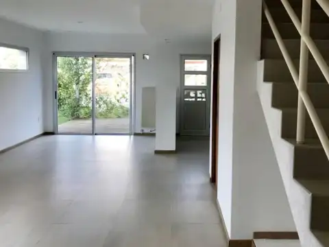 Depto Tipo Casa 3 ambientes con 1 baño