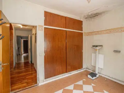 CASA EN VENTA 7 AMBIENTES OLIVOS ROCHE