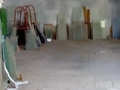 Local comercial amplio