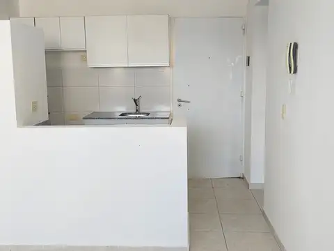 Pje Estrada 600, Piso 01