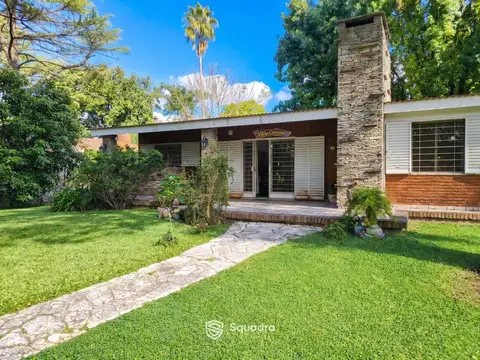 VENTA | PERMUTA - Casa 2 dormitorios con piscina -  Funes.