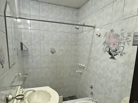 PH interno 3 ambientes/ Banfield. Chacabuco 736