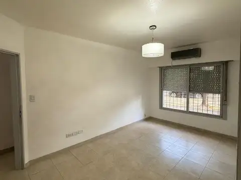 Depto Tipo Casa en Alquiler de 3 ambientes