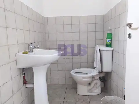 Local en Alquiler en Barrio Tres Cerritos, $ 2.100.000