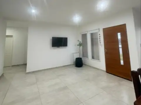 Casa 4 ambientes con 3 baños