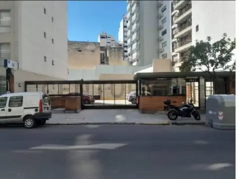 VENTA COCHERA CERRADA + BAULERA  – BILLINGHURST 1023