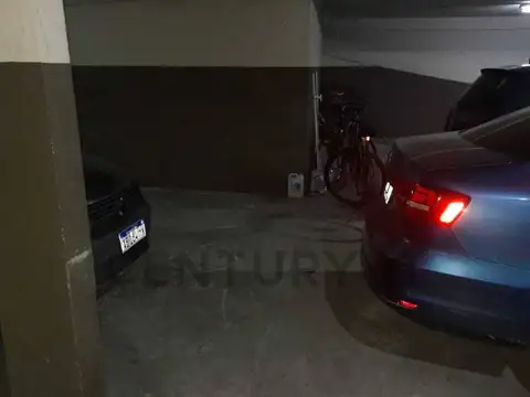 VENTA COCHERA CERRADA + BAULERA  – BILLINGHURST 1023